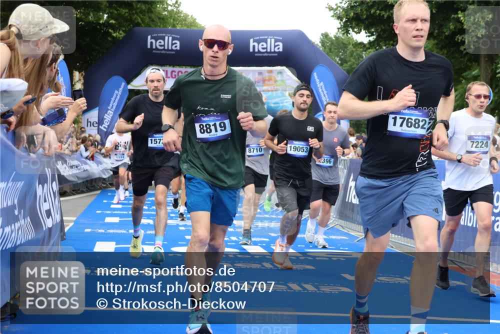 29.06.2025 - hella hamburg halbmarathon Strokosch-Dieckow http://msf.ph/oto/8504707 29.06.2025 10:51:45 Ziel 2396, 2818, 2823, 2880, 4297, 6286, 7224, 8710, 8819, 8856, 9793, 9959, 12224, 14012, 14458, 15427, 15496, 15727, 15831, 15899, 16907, 17682, 17815, 17962, 19020, 19053, 19137 meine-sportfotos.de