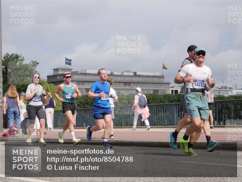 29.06.2025 - hella hamburg halbmarathon Luisa Fischer http://msf.ph/oto/8504788 29.06.2025 10:16:32 Kennedybrücke 6207, 191, 359, 18222, 2, 1194, 1939, 2055, 2359, 2721, 2904, 6207, 7460, 9612 meine-sportfotos.de