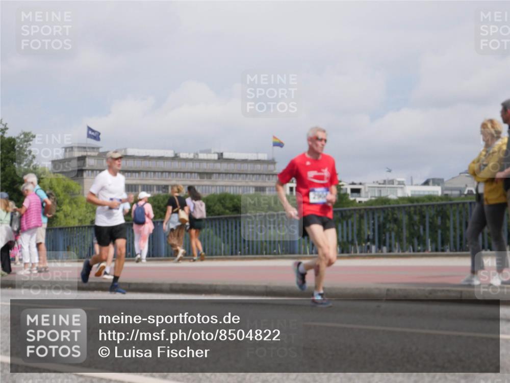 29.06.2025 - hella hamburg halbmarathon Luisa Fischer http://msf.ph/oto/8504822 29.06.2025 10:16:35 Kennedybrücke 1194, 1939, 2359, 2721, 2904, 4001, 4795, 5631, 6207, 7913, 9612, 9631 meine-sportfotos.de