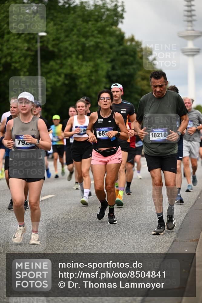 29.06.2025 - hella hamburg halbmarathon Dr. Thomas Lammeyer http://msf.ph/oto/8504841 29.06.2025 10:26:51 Kennedybrücke 2351, 2479, 2744, 2886, 3430, 3600, 3601, 3910, 3995, 4113, 4131, 4190, 4266, 4366, 4559, 4829, 4970, 6048, 6049, 6307, 6820, 6826, 6881, 6899, 7097, 7188, 7190, 7276, 7925, 8511, 8855, 8931, 9392, 10065, 10210, 10432, 10573, 10739, 10917, 11046 meine-sportfotos.de