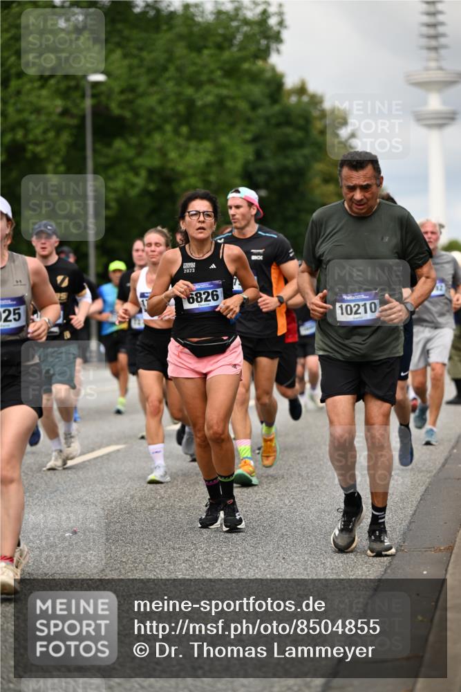 29.06.2025 - hella hamburg halbmarathon Dr. Thomas Lammeyer http://msf.ph/oto/8504855 29.06.2025 10:26:52 Kennedybrücke 2351, 2479, 2744, 2886, 3430, 3600, 3601, 3910, 3995, 4131, 4190, 4266, 4366, 4559, 4829, 4970, 6048, 6049, 6307, 6820, 6826, 6881, 6899, 7188, 7190, 7276, 7925, 8511, 8855, 8931, 9392, 10065, 10210, 10432, 10573, 10739, 10917, 11046 meine-sportfotos.de