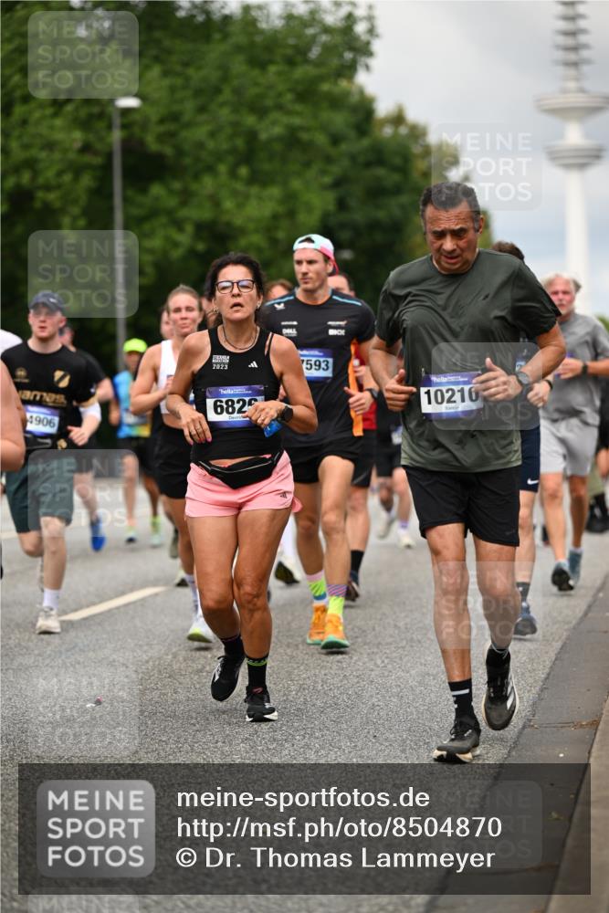 29.06.2025 - hella hamburg halbmarathon Dr. Thomas Lammeyer http://msf.ph/oto/8504870 29.06.2025 10:26:52 Kennedybrücke 2351, 2479, 2744, 2886, 3430, 3600, 3601, 3910, 3995, 4131, 4190, 4266, 4366, 4559, 4829, 4970, 6048, 6049, 6307, 6820, 6826, 6881, 6899, 7188, 7190, 7276, 7925, 8511, 8855, 8931, 9392, 10065, 10210, 10432, 10573, 10739, 10917, 11046 meine-sportfotos.de