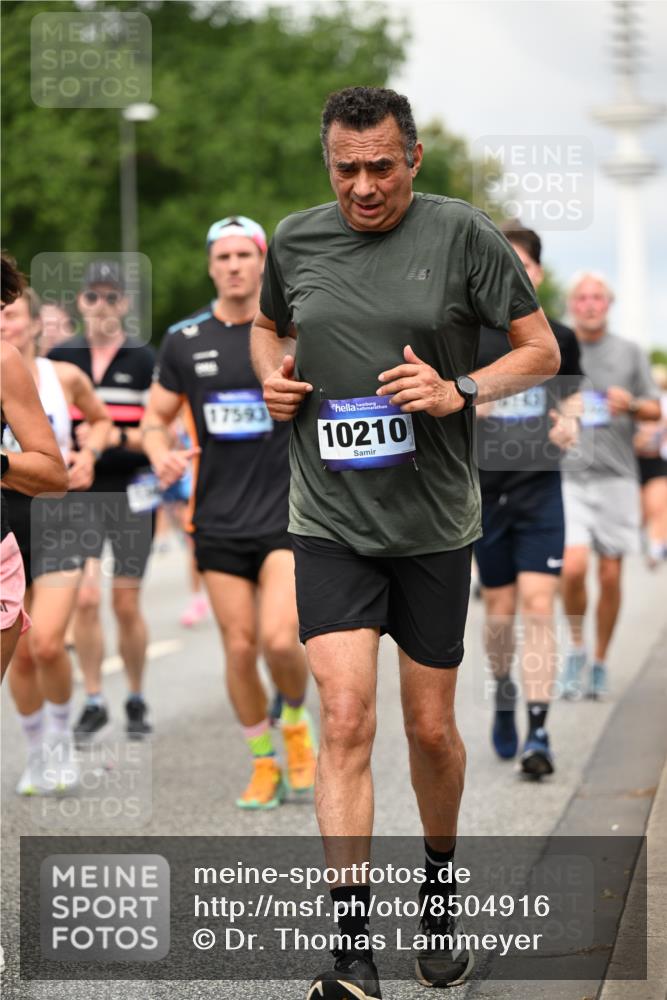 29.06.2025 - hella hamburg halbmarathon Dr. Thomas Lammeyer http://msf.ph/oto/8504916 29.06.2025 10:26:54 Kennedybrücke 2351, 2479, 2744, 2886, 3430, 3600, 3601, 3995, 4131, 4190, 4266, 4366, 4559, 4970, 6048, 6049, 6307, 6820, 6826, 6881, 6899, 7188, 7190, 7276, 7925, 8511, 8855, 8931, 9392, 10065, 10210, 10432, 10573, 10739, 10917 meine-sportfotos.de
