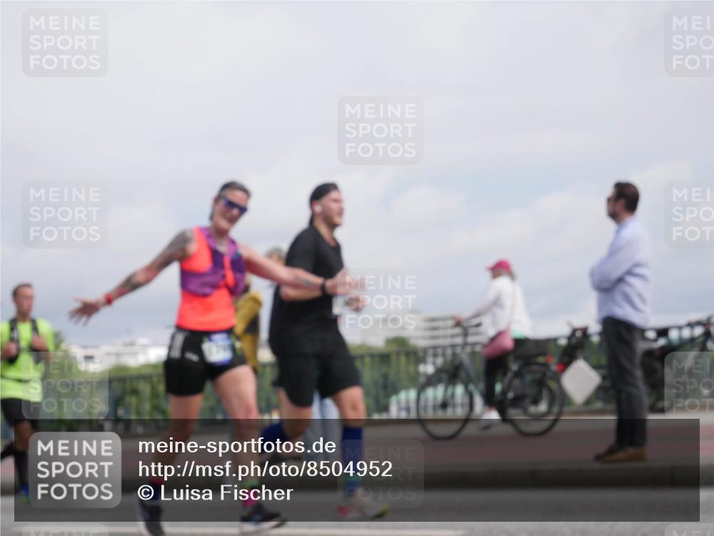 29.06.2025 - hella hamburg halbmarathon Luisa Fischer http://msf.ph/oto/8504952 29.06.2025 10:17:04 Kennedybrücke 1406, 3939, 6089, 7802, 8001, 9845 meine-sportfotos.de