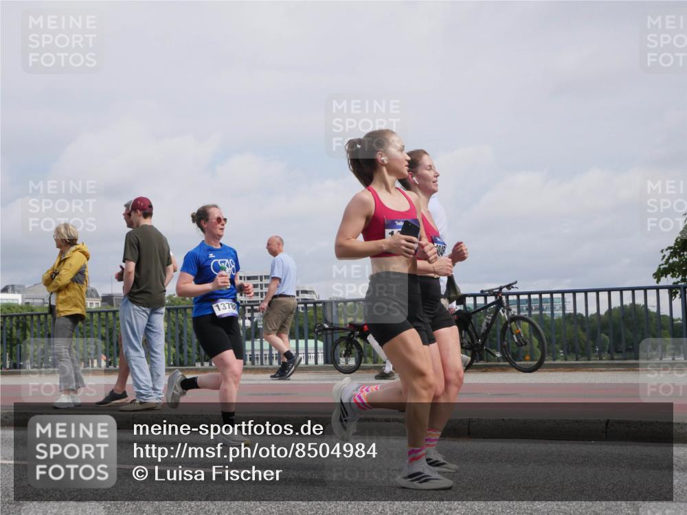 29.06.2025 - hella hamburg halbmarathon Luisa Fischer http://msf.ph/oto/8504984 29.06.2025 10:17:08 Kennedybrücke 1378, 1406, 2990, 3939, 5546, 5670, 7802, 7991, 8001, 8147, 9845 meine-sportfotos.de