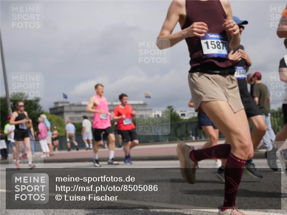 29.06.2025 - hella hamburg halbmarathon Luisa Fischer http://msf.ph/oto/8505086 29.06.2025 10:17:19 Kennedybrücke 15875, 7841, 2990, 3020, 3154, 3728, 3756, 3834, 5546, 5670, 6028, 6083, 7209, 7442, 7840, 7991, 8147, 8409, 10610 meine-sportfotos.de