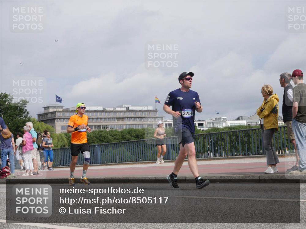 29.06.2025 - hella hamburg halbmarathon Luisa Fischer http://msf.ph/oto/8505117 29.06.2025 10:17:23 Kennedybrücke 3756, 1131, 1480, 3020, 3154, 3728, 3756, 3834, 5191, 6028, 6083, 6366, 7442, 9663, 10610 meine-sportfotos.de