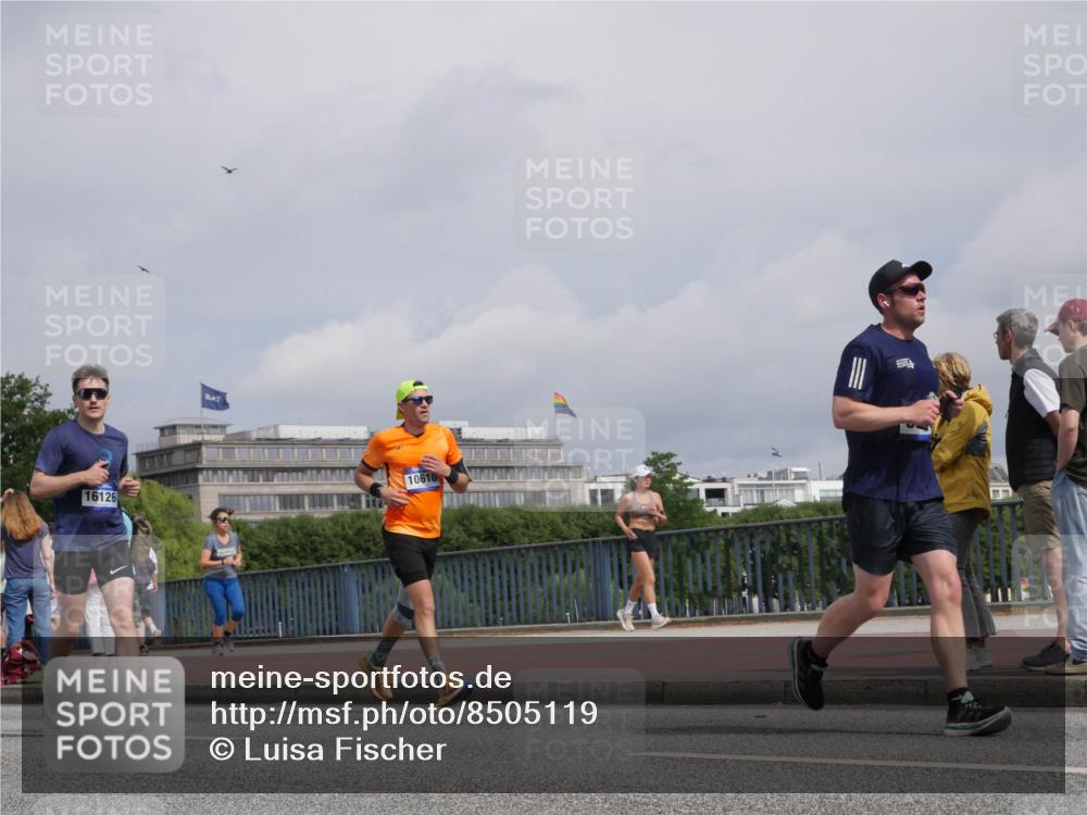 29.06.2025 - hella hamburg halbmarathon Luisa Fischer http://msf.ph/oto/8505119 29.06.2025 10:17:23 Kennedybrücke 16126, 10610, 1131, 1480, 3020, 3154, 3728, 3756, 3834, 5191, 6028, 6083, 6366, 7442, 9663, 10610 meine-sportfotos.de