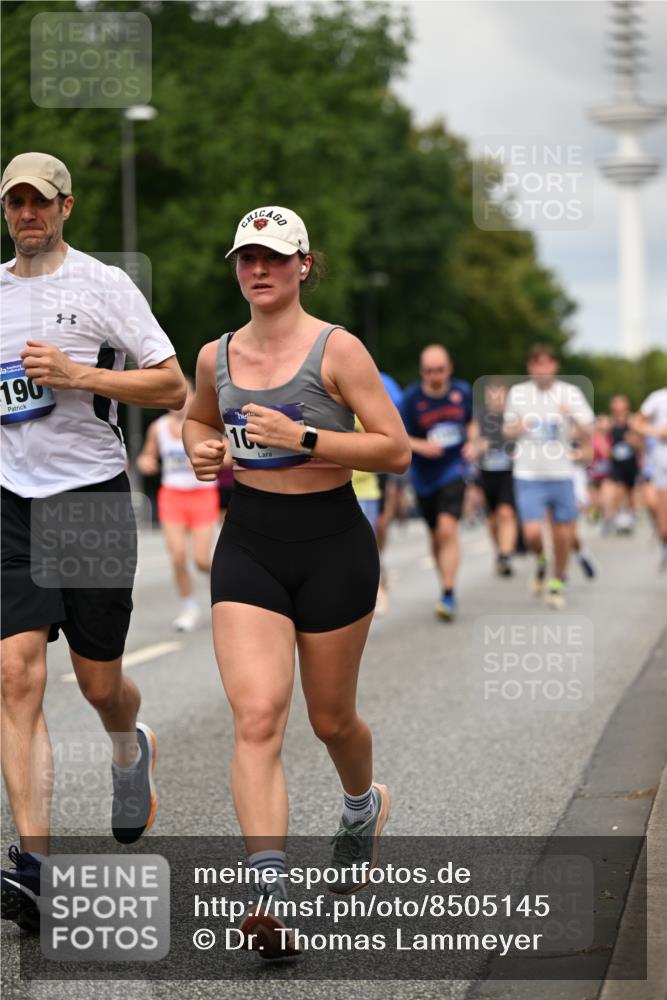 29.06.2025 - hella hamburg halbmarathon Dr. Thomas Lammeyer http://msf.ph/oto/8505145 29.06.2025 10:27:02 Kennedybrücke 2022, 2479, 2514, 2744, 2886, 3003, 3430, 3600, 3601, 3769, 4190, 4266, 4366, 4969, 4970, 5629, 5838, 6048, 6049, 6747, 6784, 6785, 6826, 6881, 7188, 7190, 7276, 7891, 7925, 8355, 8715, 8931, 9256, 9392, 10065, 10210, 10432, 10573, 10917 meine-sportfotos.de