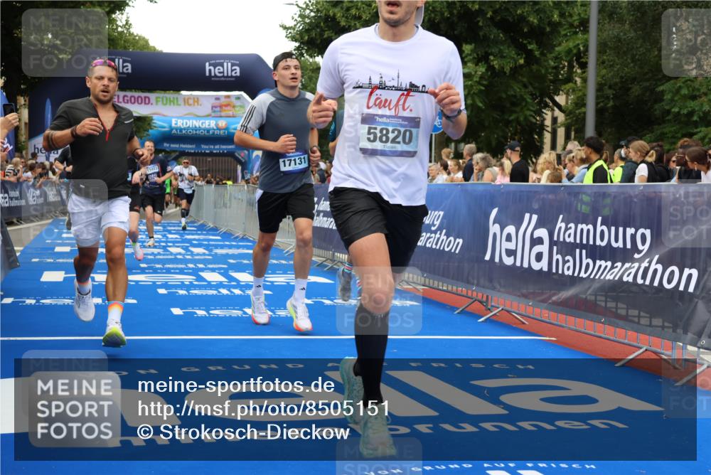 29.06.2025 - hella hamburg halbmarathon Strokosch-Dieckow http://msf.ph/oto/8505151 29.06.2025 10:51:27 Ziel 1335, 2364, 2411, 2946, 5820, 7943, 8989, 9214, 9656, 10691, 11124, 11422, 13047, 13403, 13792, 14994, 15871, 15950, 16357, 17131, 18489 meine-sportfotos.de