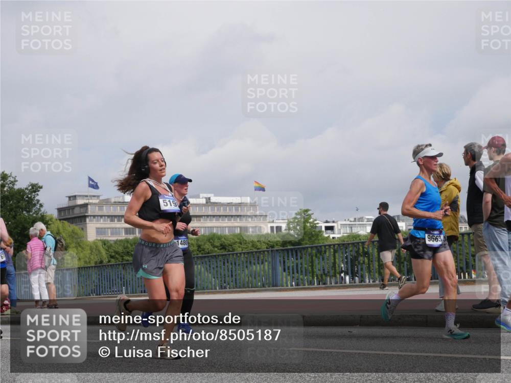 29.06.2025 - hella hamburg halbmarathon Luisa Fischer http://msf.ph/oto/8505187 29.06.2025 10:17:30 Kennedybrücke 519, 1480, 9663, 1071, 1131, 1480, 1728, 3020, 3025, 3834, 5191, 6181, 6366, 6717, 6724, 7442, 8055, 8755, 9173, 9663, 10224 meine-sportfotos.de