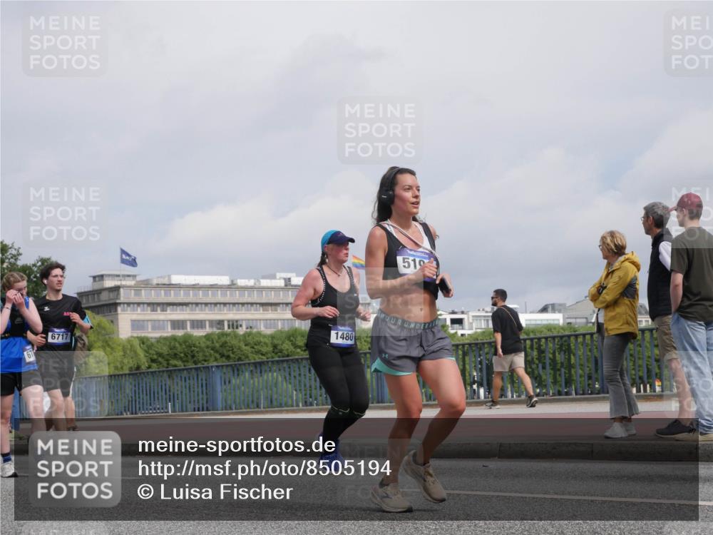 29.06.2025 - hella hamburg halbmarathon Luisa Fischer http://msf.ph/oto/8505194 29.06.2025 10:17:31 Kennedybrücke 67, 6717, 519, 1480, 1071, 1131, 1480, 1728, 3025, 3834, 5191, 6181, 6366, 6717, 6724, 7442, 8055, 8755, 9173, 9663, 10224 meine-sportfotos.de