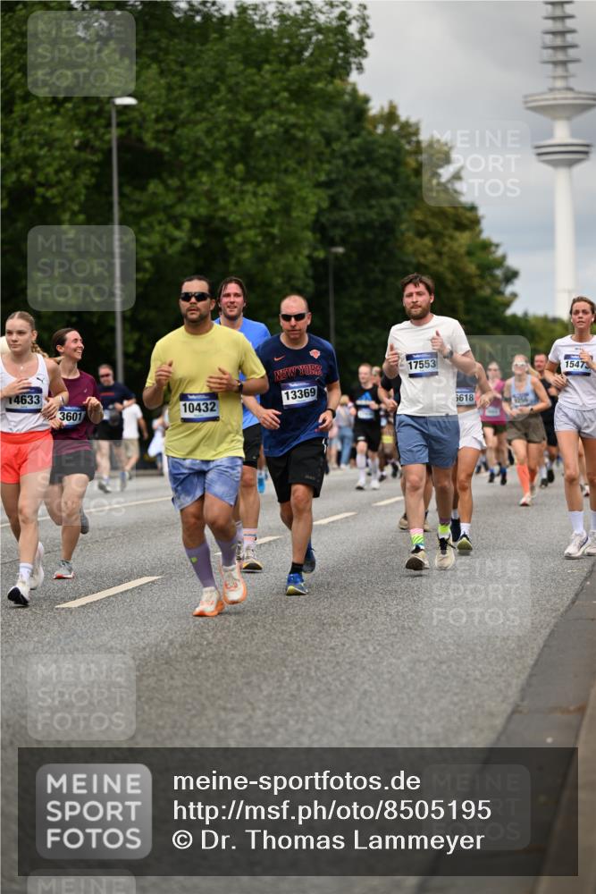 29.06.2025 - hella hamburg halbmarathon Dr. Thomas Lammeyer http://msf.ph/oto/8505195 29.06.2025 10:27:03 Kennedybrücke 2022, 2479, 2514, 2744, 2886, 3003, 3430, 3600, 3601, 3769, 4190, 4266, 4366, 4969, 4970, 5629, 5798, 5838, 6048, 6049, 6747, 6784, 6785, 6826, 6881, 7188, 7190, 7276, 7891, 7925, 8355, 8715, 8931, 9256, 9392, 10088, 10210, 10432, 10573, 10917 meine-sportfotos.de