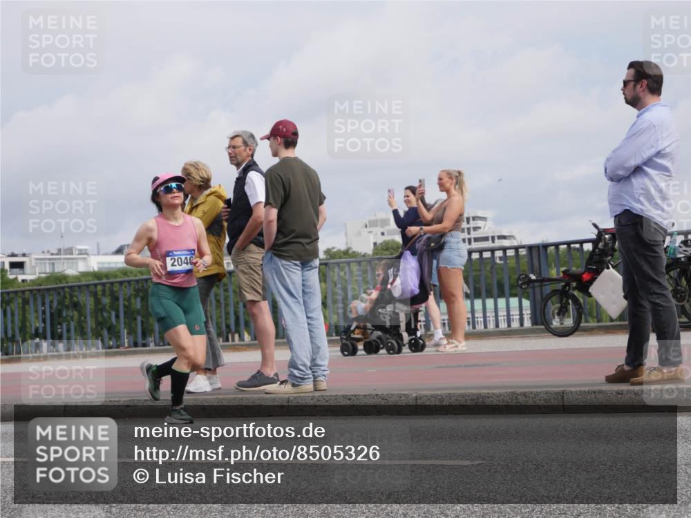 29.06.2025 - hella hamburg halbmarathon Luisa Fischer http://msf.ph/oto/8505326 29.06.2025 10:17:48 Kennedybrücke 2046, 2046, 2690, 3507, 3509, 4641, 5800, 7195, 7446, 7447, 7881, 8275, 8522, 8854, 8892, 9709, 10589, 10717 meine-sportfotos.de