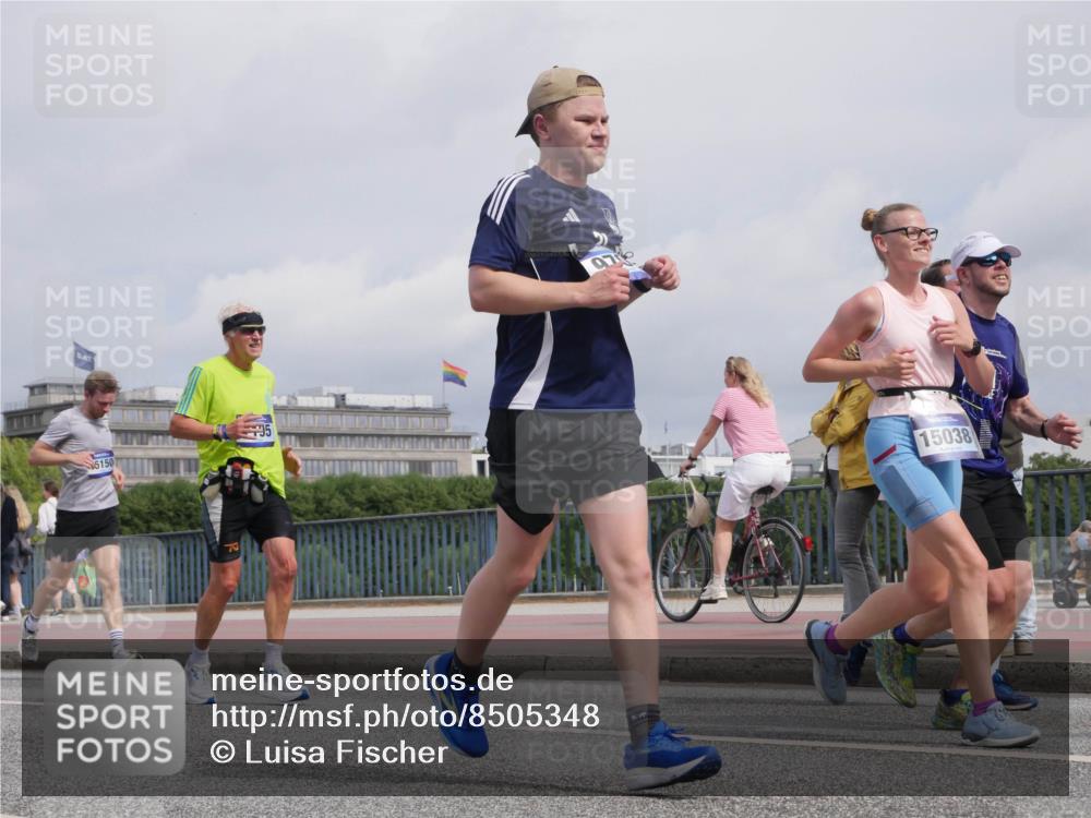 29.06.2025 - hella hamburg halbmarathon Luisa Fischer http://msf.ph/oto/8505348 29.06.2025 10:17:51 Kennedybrücke 95, 5150, 15038, 1296, 1745, 2046, 2281, 2690, 3507, 3509, 4641, 5608, 5800, 6710, 7195, 7881, 8239, 8256, 8275, 8522, 8854, 8892, 9709, 10589, 10717 meine-sportfotos.de