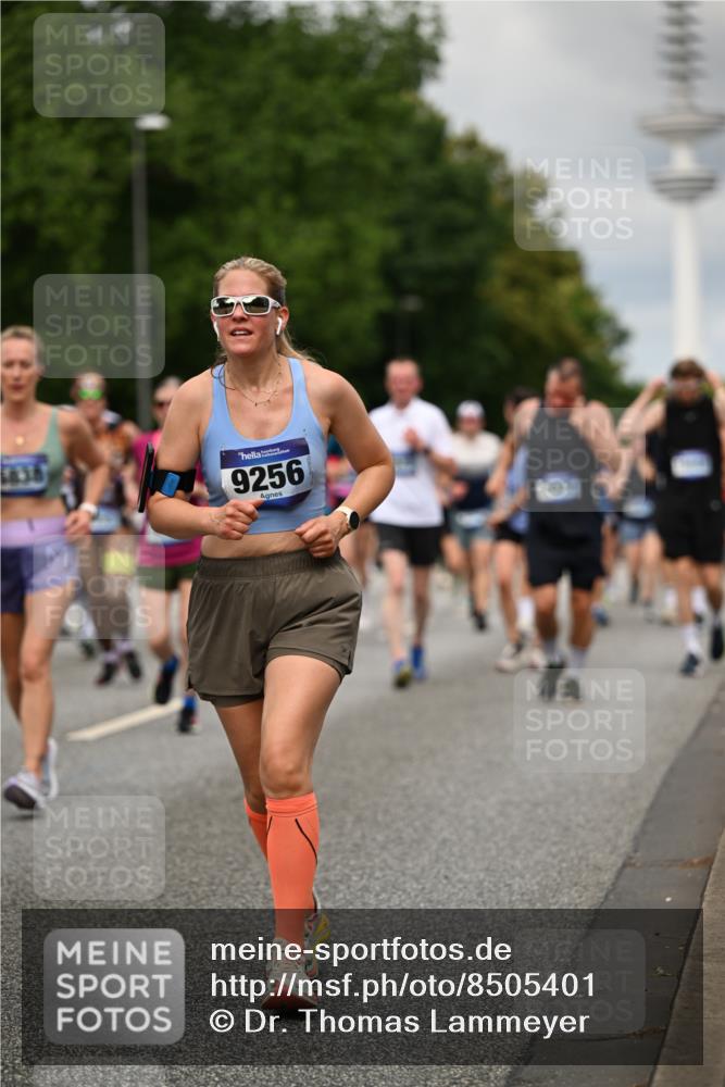 29.06.2025 - hella hamburg halbmarathon Dr. Thomas Lammeyer http://msf.ph/oto/8505401 29.06.2025 10:27:13 Kennedybrücke 1029, 1372, 1853, 2022, 2294, 2514, 2744, 3003, 3600, 3601, 3769, 4190, 4266, 4793, 4969, 5223, 5629, 5798, 5838, 6048, 6578, 6747, 6784, 6785, 6881, 7266, 7891, 7919, 8355, 8715, 9256, 9301, 9512, 10088, 10432, 10573 meine-sportfotos.de