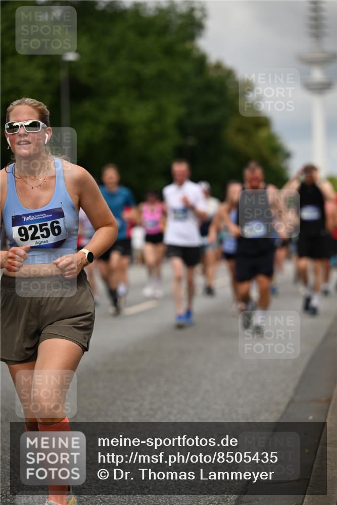 29.06.2025 - hella hamburg halbmarathon Dr. Thomas Lammeyer http://msf.ph/oto/8505435 29.06.2025 10:27:13 Kennedybrücke 1029, 1372, 1853, 2022, 2294, 2514, 2744, 3003, 3600, 3601, 3769, 4190, 4266, 4793, 4969, 5223, 5629, 5798, 5838, 6048, 6578, 6747, 6784, 6785, 6881, 7266, 7891, 7919, 8355, 8715, 9256, 9301, 9512, 10088, 10432, 10573 meine-sportfotos.de