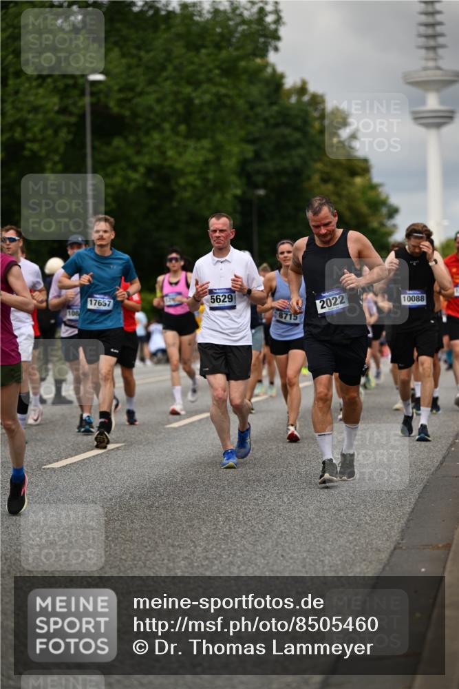 29.06.2025 - hella hamburg halbmarathon Dr. Thomas Lammeyer http://msf.ph/oto/8505460 29.06.2025 10:27:14 Kennedybrücke 1029, 1372, 1853, 2022, 2294, 2514, 2744, 3003, 3600, 3601, 3769, 4793, 4969, 5223, 5629, 5798, 5838, 6048, 6578, 6747, 6784, 6785, 7266, 7891, 7919, 8355, 8715, 9256, 9301, 9512, 10088, 10432, 10573 meine-sportfotos.de