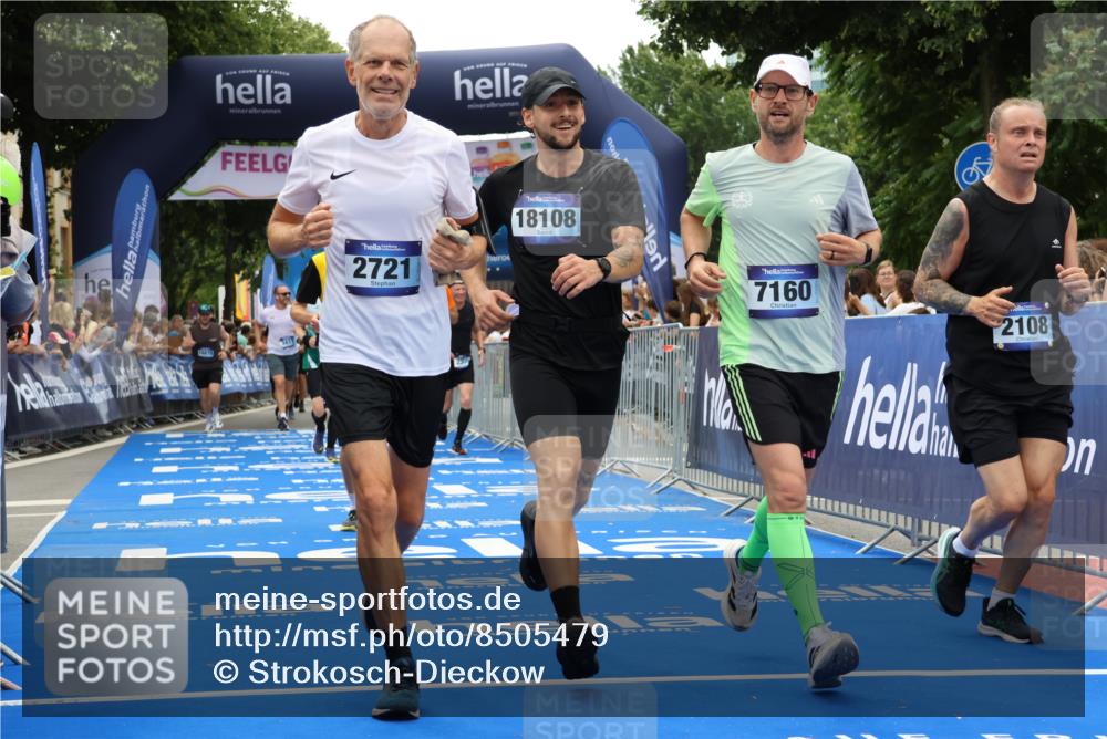 29.06.2025 - hella hamburg halbmarathon Strokosch-Dieckow http://msf.ph/oto/8505479 29.06.2025 11:12:52 Ziel 1382, 2108, 2309, 2311, 2721, 3417, 4466, 5800, 7158, 7160, 7991, 9423, 9586, 9781, 10139, 11818, 12456, 13712, 17542, 18048, 18108, 18735, 18875 meine-sportfotos.de