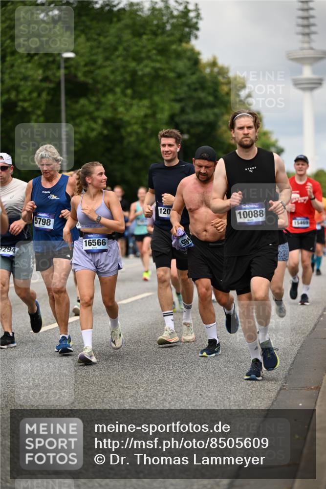 29.06.2025 - hella hamburg halbmarathon Dr. Thomas Lammeyer http://msf.ph/oto/8505609 29.06.2025 10:27:19 Kennedybrücke 1029, 1187, 1362, 1372, 1853, 2022, 2294, 2514, 3003, 3029, 3601, 3769, 4728, 4793, 4969, 5223, 5629, 5798, 5838, 6048, 6578, 6747, 6784, 6785, 7266, 7891, 7919, 8355, 8715, 9133, 9256, 9301, 9512, 9913, 10088, 10432 meine-sportfotos.de