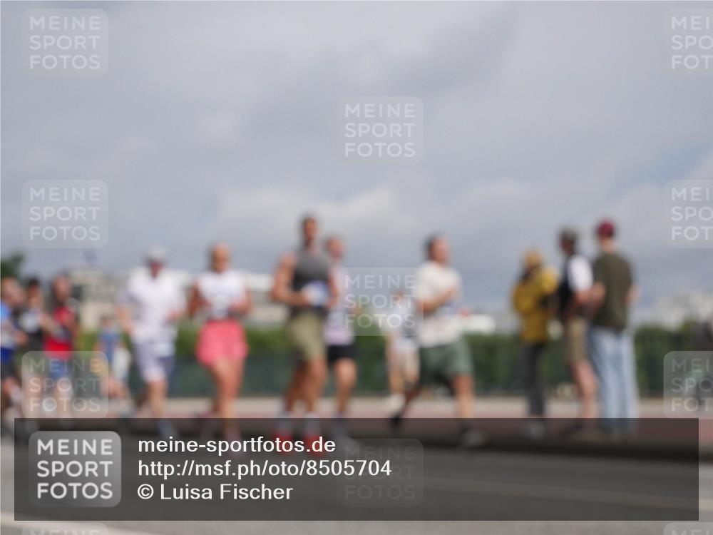 29.06.2025 - hella hamburg halbmarathon Luisa Fischer http://msf.ph/oto/8505704 29.06.2025 10:18:31 Kennedybrücke 2494, 2720, 2989, 3417, 4007, 4466, 6376, 6576, 9556, 9657, 9847 meine-sportfotos.de