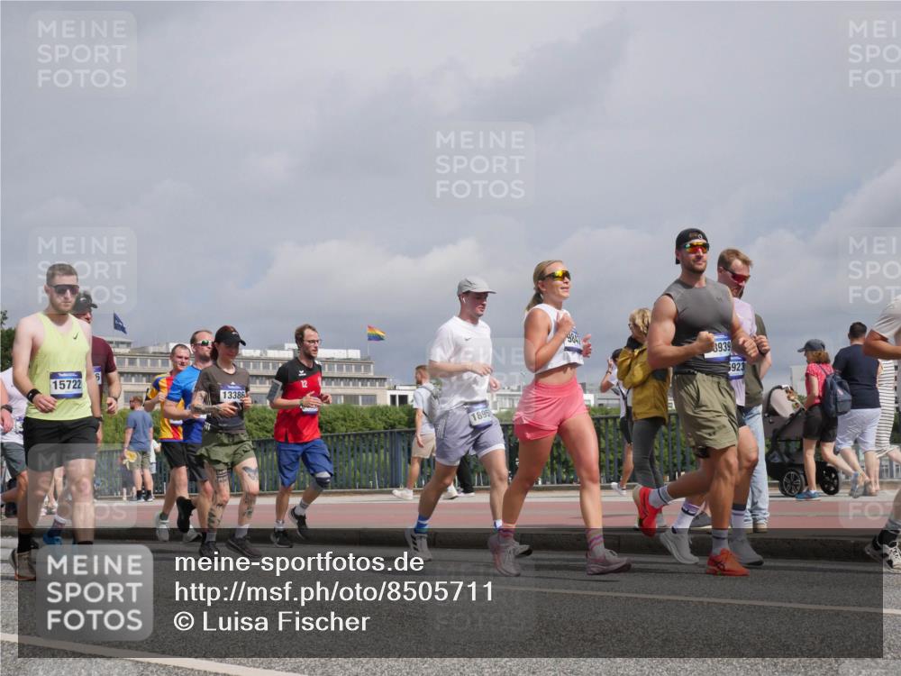 29.06.2025 - hella hamburg halbmarathon Luisa Fischer http://msf.ph/oto/8505711 29.06.2025 10:18:32 Kennedybrücke 15722, 6, 13386, 1895, 9847, 3939, 5923, 2494, 2720, 2989, 3417, 4007, 4466, 6376, 6576, 9556, 9847, 10108 meine-sportfotos.de