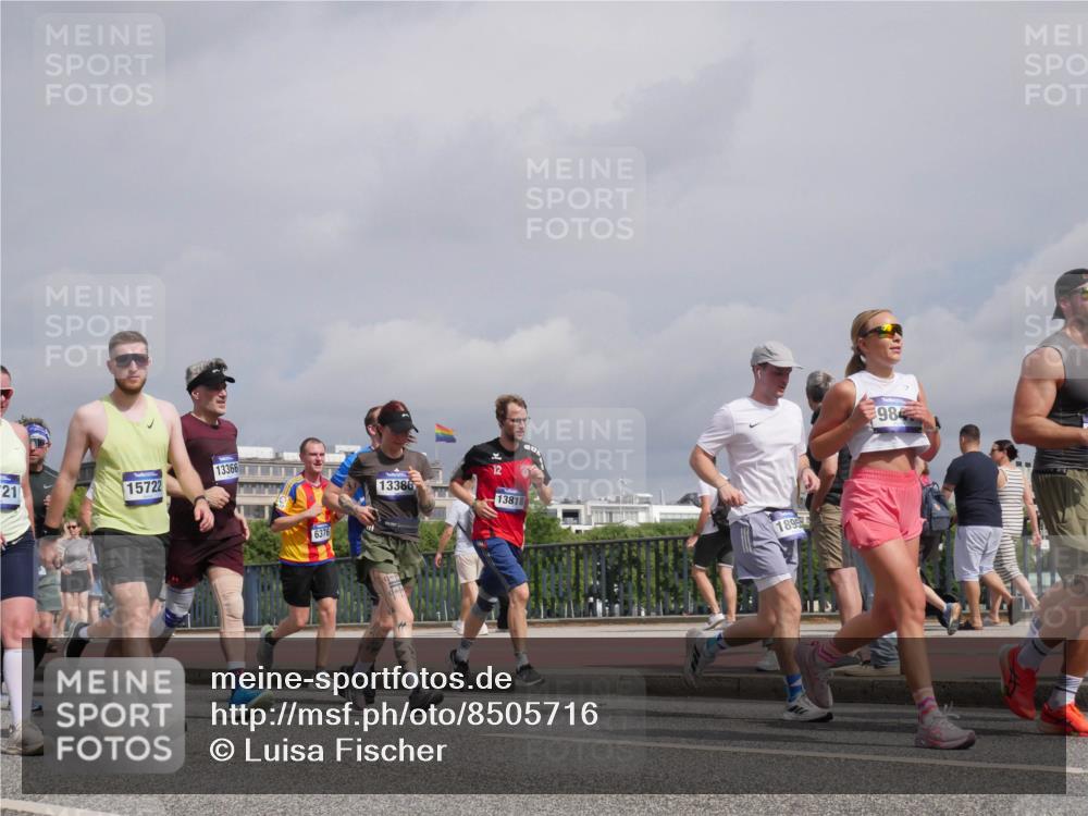 29.06.2025 - hella hamburg halbmarathon Luisa Fischer http://msf.ph/oto/8505716 29.06.2025 10:18:33 Kennedybrücke 21, 15722, 13366, 6376, 13386, 12, 13818, 1895, 984, 1440, 2494, 2720, 2989, 3417, 4007, 4466, 6376, 6576, 9556, 9847, 10108 meine-sportfotos.de