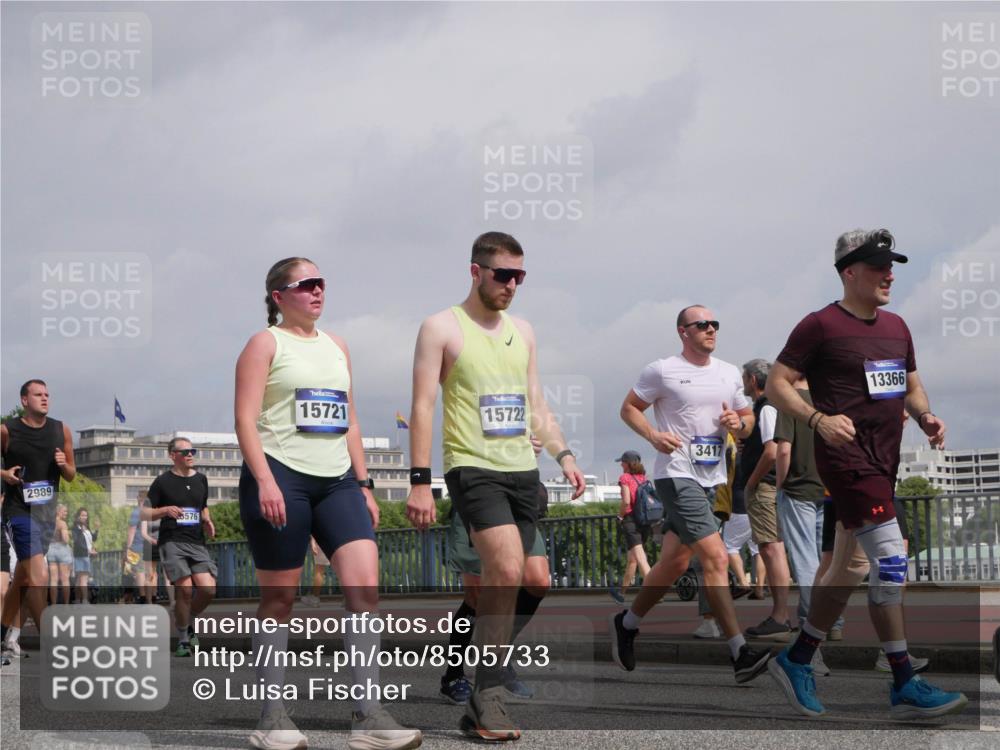29.06.2025 - hella hamburg halbmarathon Luisa Fischer http://msf.ph/oto/8505733 29.06.2025 10:18:35 Kennedybrücke 2989, 576, 15721, 15722, 3417, 13366, 1440, 2140, 2720, 2989, 3417, 4007, 4466, 6376, 6576, 7941, 7942, 8885, 9556, 9847, 10108 meine-sportfotos.de