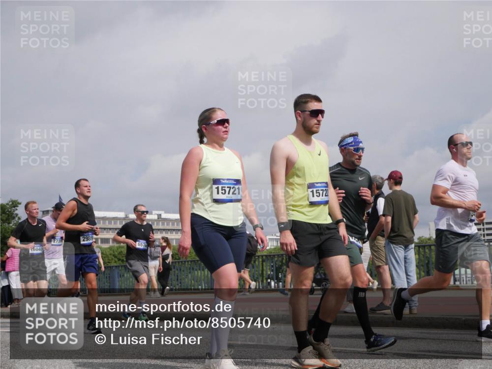 29.06.2025 - hella hamburg halbmarathon Luisa Fischer http://msf.ph/oto/8505740 29.06.2025 10:18:35 Kennedybrücke 6040, 2720, 2989, 6576, 15721, 1572, 1440, 2140, 2720, 2989, 3417, 4007, 4466, 6376, 6576, 7941, 7942, 8885, 9556, 9847, 10108 meine-sportfotos.de