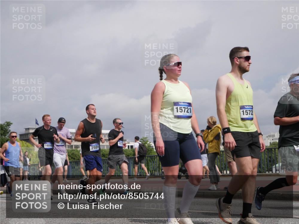 29.06.2025 - hella hamburg halbmarathon Luisa Fischer http://msf.ph/oto/8505744 29.06.2025 10:18:35 Kennedybrücke 16040, 720, 657, 2989, 15721, 1572, 1440, 2140, 2720, 2989, 3417, 4007, 4466, 6376, 6576, 7941, 7942, 8885, 9556, 9847, 10108 meine-sportfotos.de