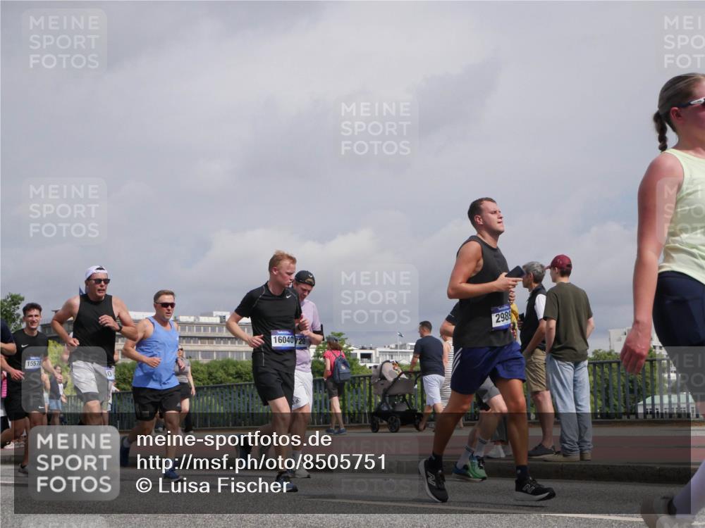 29.06.2025 - hella hamburg halbmarathon Luisa Fischer http://msf.ph/oto/8505751 29.06.2025 10:18:36 Kennedybrücke 15570, 50, 16040720, 2989, 1440, 2140, 2720, 2989, 3417, 4466, 6376, 6576, 7941, 7942, 8885, 9556, 9847, 10108 meine-sportfotos.de