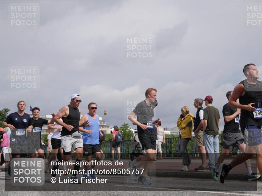 29.06.2025 - hella hamburg halbmarathon Luisa Fischer http://msf.ph/oto/8505757 29.06.2025 10:18:37 Kennedybrücke 32, 13951, 15570, 160, 657, 298, 1440, 2140, 2720, 2989, 3417, 4466, 6376, 6576, 7941, 7942, 8885, 9192, 9556, 10108 meine-sportfotos.de