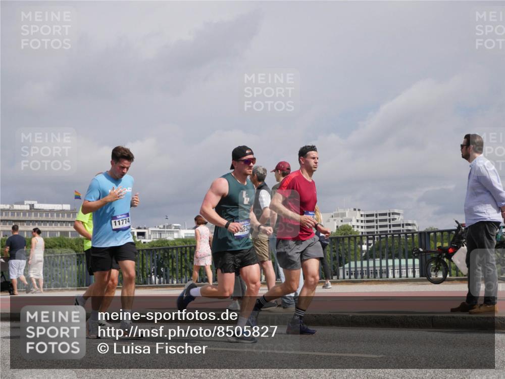 29.06.2025 - hella hamburg halbmarathon Luisa Fischer http://msf.ph/oto/8505827 29.06.2025 10:18:42 Kennedybrücke 11774, 252, 1440, 2140, 2720, 5423, 7897, 7941, 7942, 8885, 9192, 10108, 10608 meine-sportfotos.de