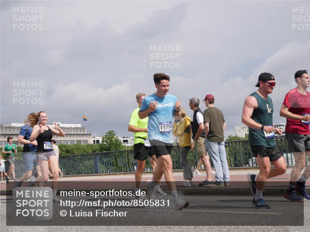 29.06.2025 - hella hamburg halbmarathon Luisa Fischer http://msf.ph/oto/8505831 29.06.2025 10:18:42 Kennedybrücke 2140, 10, 11774, 1440, 2140, 2720, 5423, 7897, 7941, 7942, 8885, 9192, 10108, 10608 meine-sportfotos.de