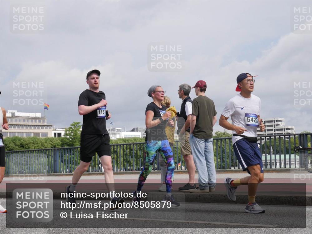 29.06.2025 - hella hamburg halbmarathon Luisa Fischer http://msf.ph/oto/8505879 29.06.2025 10:18:52 Kennedybrücke 1181, 1, 5423, 1651, 2076, 2835, 3167, 5046, 5423, 7897, 8746, 9307, 10608 meine-sportfotos.de