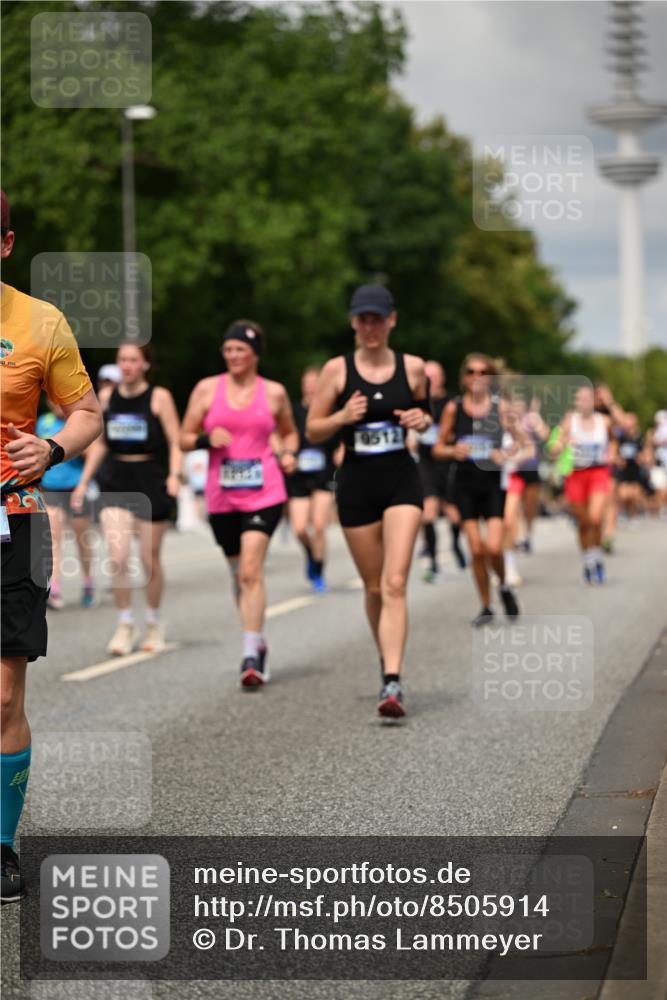 29.06.2025 - hella hamburg halbmarathon Dr. Thomas Lammeyer http://msf.ph/oto/8505914 29.06.2025 10:27:28 Kennedybrücke 1029, 1187, 1362, 1372, 1853, 2022, 2294, 2925, 3013, 3029, 4728, 4793, 5223, 5343, 5629, 5798, 6578, 6784, 6785, 7266, 7919, 8355, 8687, 8688, 8715, 9133, 9301, 9512, 9913, 10088 meine-sportfotos.de
