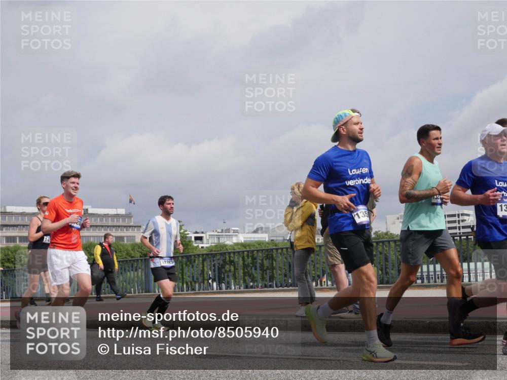 29.06.2025 - hella hamburg halbmarathon Luisa Fischer http://msf.ph/oto/8505940 29.06.2025 10:18:58 Kennedybrücke 14, 13393, 134, 135, 13, 1308, 1651, 2076, 2601, 2835, 4828, 5046, 8057, 8274, 8746, 9307, 9784, 9881 meine-sportfotos.de