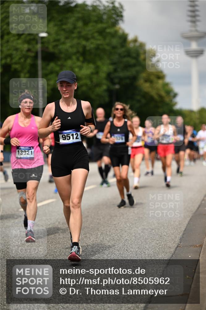 29.06.2025 - hella hamburg halbmarathon Dr. Thomas Lammeyer http://msf.ph/oto/8505962 29.06.2025 10:27:30 Kennedybrücke 1029, 1187, 1362, 1372, 1853, 2022, 2294, 2925, 3013, 3029, 4728, 4793, 5223, 5343, 5629, 5798, 6578, 6784, 6785, 7266, 7919, 8687, 8688, 8715, 9133, 9301, 9512, 9913, 10088 meine-sportfotos.de