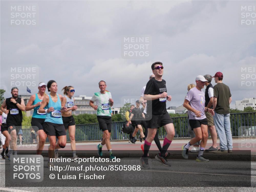 29.06.2025 - hella hamburg halbmarathon Luisa Fischer http://msf.ph/oto/8505968 29.06.2025 10:19:01 Kennedybrücke 28, 9881, 15889, 16036, 4828, 1308, 1651, 2071, 2436, 2601, 2835, 4828, 5046, 8057, 8169, 8274, 8746, 9784, 9881 meine-sportfotos.de