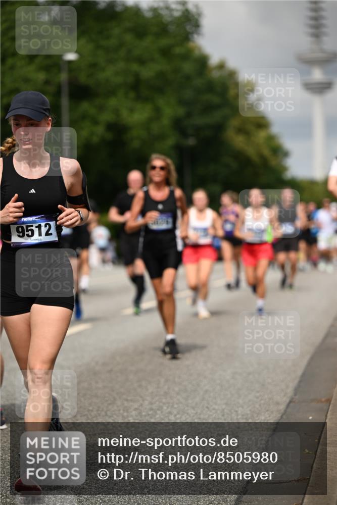 29.06.2025 - hella hamburg halbmarathon Dr. Thomas Lammeyer http://msf.ph/oto/8505980 29.06.2025 10:27:31 Kennedybrücke 1029, 1187, 1362, 1372, 1853, 2294, 2925, 3013, 3029, 4728, 4793, 5223, 5343, 5798, 6578, 6784, 6785, 7266, 7919, 8687, 8688, 9133, 9301, 9512, 9913, 10088 meine-sportfotos.de