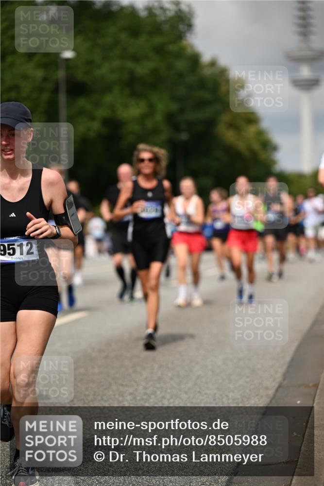 29.06.2025 - hella hamburg halbmarathon Dr. Thomas Lammeyer http://msf.ph/oto/8505988 29.06.2025 10:27:31 Kennedybrücke 1029, 1187, 1362, 1372, 1853, 2294, 2925, 3013, 3029, 4728, 4793, 5223, 5343, 5798, 6578, 6784, 6785, 7266, 7919, 8687, 8688, 9133, 9301, 9512, 9913, 10088 meine-sportfotos.de