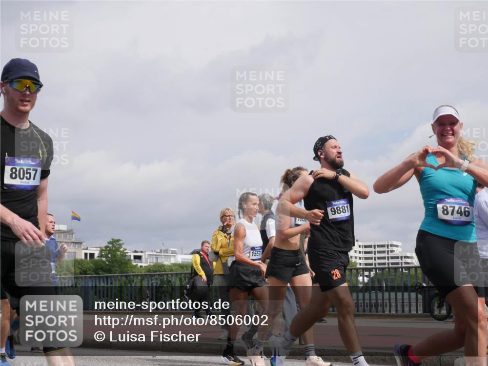 29.06.2025 - hella hamburg halbmarathon Luisa Fischer http://msf.ph/oto/8506002 29.06.2025 10:19:03 Kennedybrücke 8057, 08, 15571, 9881, 8746, 28, 1212, 1308, 1651, 2071, 2436, 2601, 4828, 5046, 8057, 8169, 8274, 8746, 9784, 9881, 10844 meine-sportfotos.de