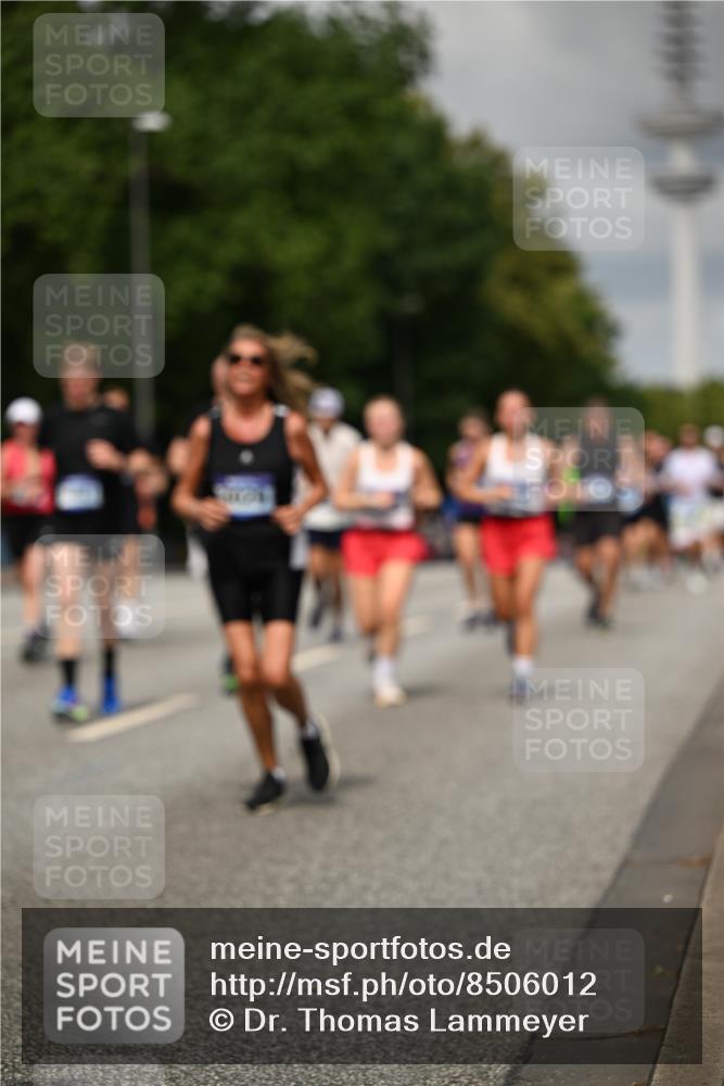 29.06.2025 - hella hamburg halbmarathon Dr. Thomas Lammeyer http://msf.ph/oto/8506012 29.06.2025 10:27:32 Kennedybrücke 1029, 1187, 1362, 1372, 1853, 2294, 2925, 3013, 3029, 4728, 4793, 5223, 5343, 5798, 6578, 7266, 7919, 8687, 8688, 9133, 9301, 9512, 9913, 10088 meine-sportfotos.de