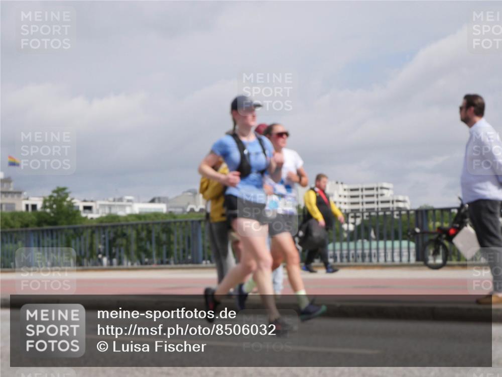 29.06.2025 - hella hamburg halbmarathon Luisa Fischer http://msf.ph/oto/8506032 29.06.2025 10:19:07 Kennedybrücke 1212, 1308, 2071, 2436, 2601, 4583, 8057, 8169, 8274, 8554, 9601, 9784, 10844 meine-sportfotos.de