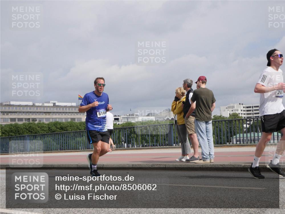 29.06.2025 - hella hamburg halbmarathon Luisa Fischer http://msf.ph/oto/8506062 29.06.2025 10:19:10 Kennedybrücke 8169, 201, 1212, 2071, 2436, 4583, 8169, 8274, 8554, 9601, 9784, 10292, 10844 meine-sportfotos.de