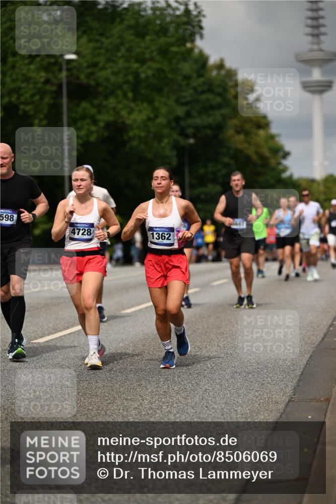 29.06.2025 - hella hamburg halbmarathon Dr. Thomas Lammeyer http://msf.ph/oto/8506069 29.06.2025 10:27:33 Kennedybrücke 1029, 1187, 1362, 1372, 1853, 2294, 2925, 3013, 3029, 4728, 4793, 5223, 5343, 5798, 6578, 7266, 7919, 8687, 8688, 9133, 9301, 9512, 9913, 10088 meine-sportfotos.de