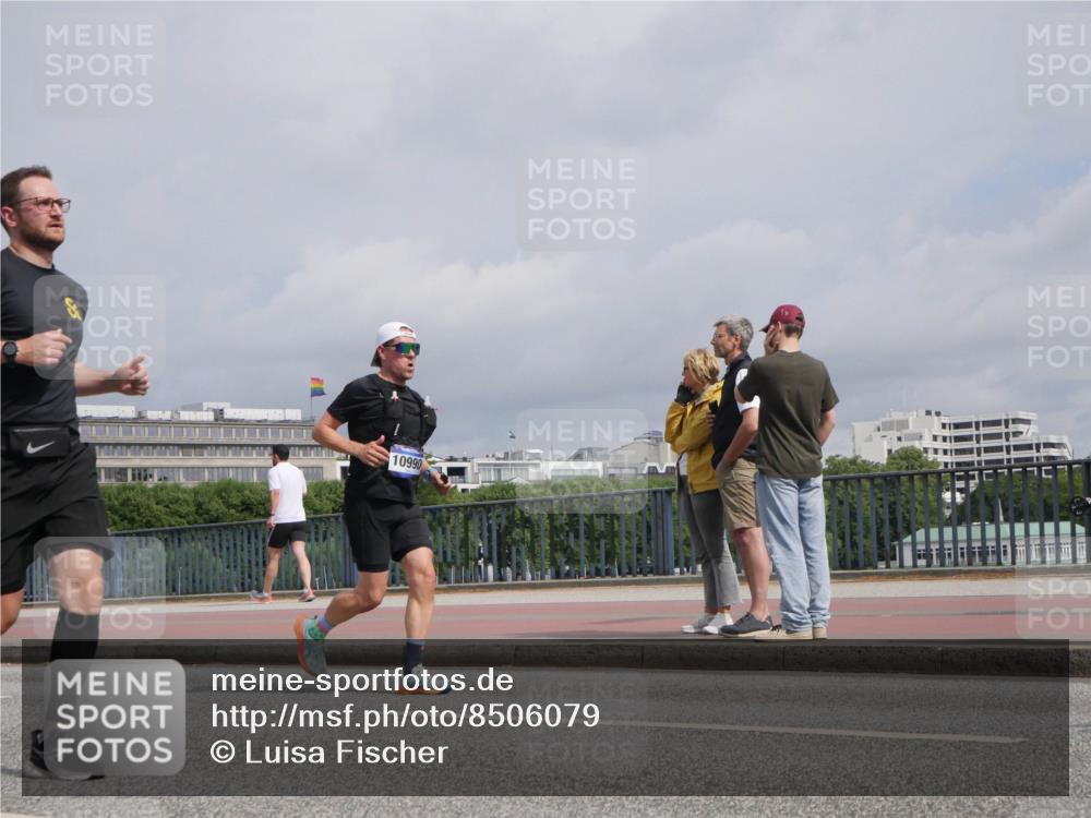 29.06.2025 - hella hamburg halbmarathon Luisa Fischer http://msf.ph/oto/8506079 29.06.2025 10:19:12 Kennedybrücke 10990, 1212, 2071, 2436, 4583, 8169, 8554, 9601, 9802, 10107, 10139, 10141, 10183, 10292, 10844 meine-sportfotos.de