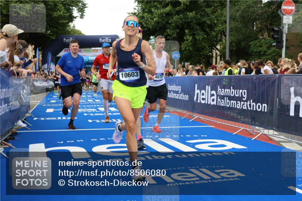 29.06.2025 - hella hamburg halbmarathon Strokosch-Dieckow http://msf.ph/oto/8506080 29.06.2025 10:51:04 Ziel 1366, 1630, 2207, 4077, 4816, 4967, 6027, 8117, 8261, 8508, 8704, 10215, 10508, 10603, 10868, 11733, 12778, 13008, 13073, 14125, 15480, 16285, 17221, 17384, 17530, 17823, 18066, 18350 meine-sportfotos.de