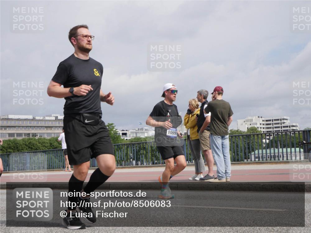 29.06.2025 - hella hamburg halbmarathon Luisa Fischer http://msf.ph/oto/8506083 29.06.2025 10:19:12 Kennedybrücke 10990, 1212, 2071, 2436, 4583, 8169, 8554, 9601, 9802, 10107, 10139, 10141, 10183, 10292, 10844 meine-sportfotos.de