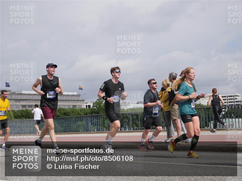 29.06.2025 - hella hamburg halbmarathon Luisa Fischer http://msf.ph/oto/8506108 29.06.2025 10:19:15 Kennedybrücke 16456, 9601, 3610, 1538, 83, 1212, 2165, 2803, 4583, 7158, 8295, 8554, 9601, 9802, 10107, 10139, 10141, 10183, 10292, 10844 meine-sportfotos.de
